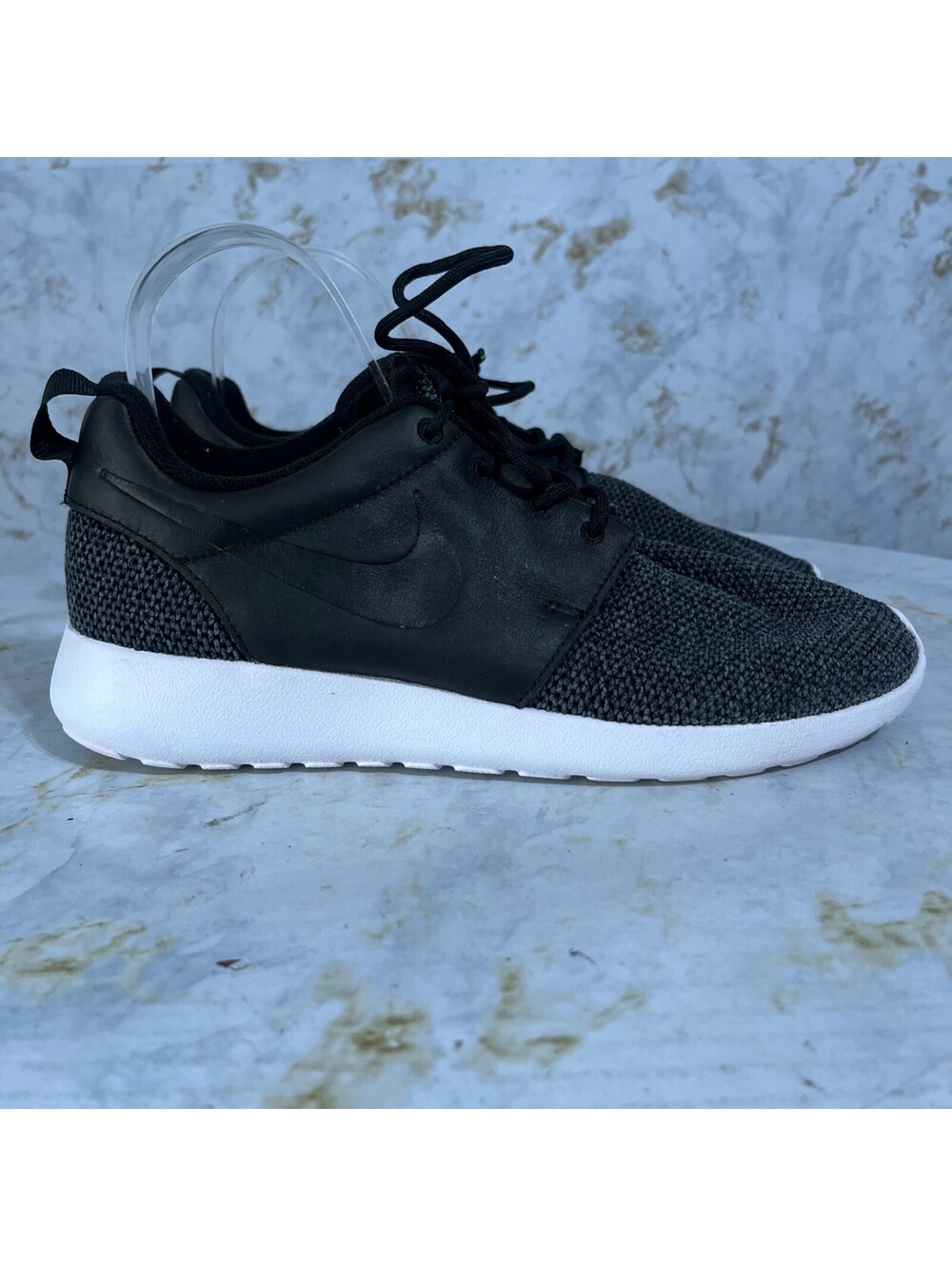 Nike Roshe One Women's Size 8 Running Shoes Black Gray Athletic Trainer Sneakers